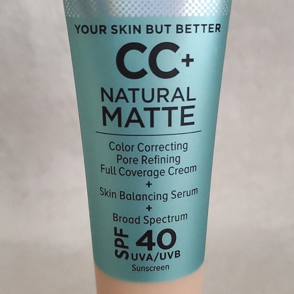 🆕️IT Natural Matte Color Correcting Pore Refining Full Coverage Cream (FAIR LT) - Picture 3 of 6